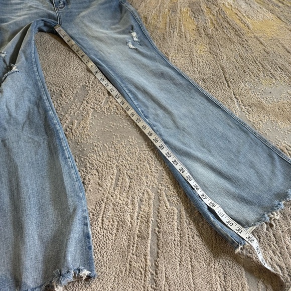 Judy Blue flare jeans Mid Rise Tummy Control distressed Denim Jeans 88594 32 - Picture 4 of 14